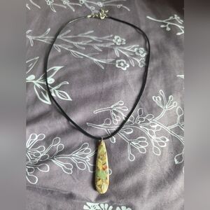 Elegant Multicolor Pendant Necklace
